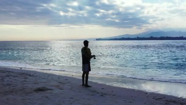 Pescador Indonesio Atardecer Las Aguas Tropicales Cerca Sumatra Indonesia — Vídeos de Stock