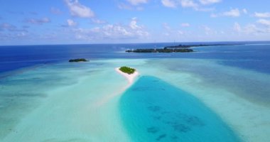 Mavi denizdeki küçük adalar. Endonezya, Bali 'de tatil.