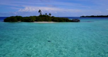 Tropik deniz gündüz görüntüsü. Barbados, Karayiplerin güneşli doğası. 