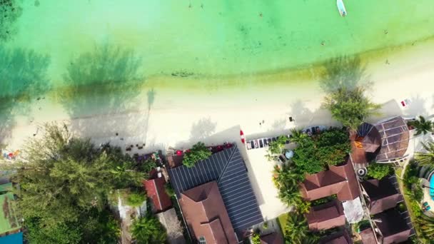 Tranquilo Praia Exótica Com Areia Branca Intocada Costa Ilha Tropical — Vídeo de Stock