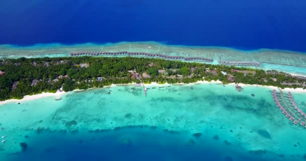 Luchtfoto Van Exotisch Resort Aan Kustlijn Zomervakantie Bora Bora Frans — Stockvideo