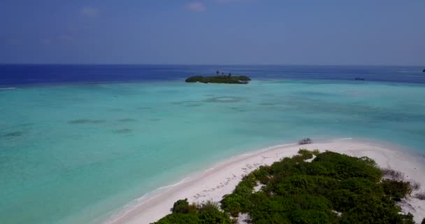 Images Aériennes Pittoresques Île Tropicale Avec Une Belle Mer Cristal — Video