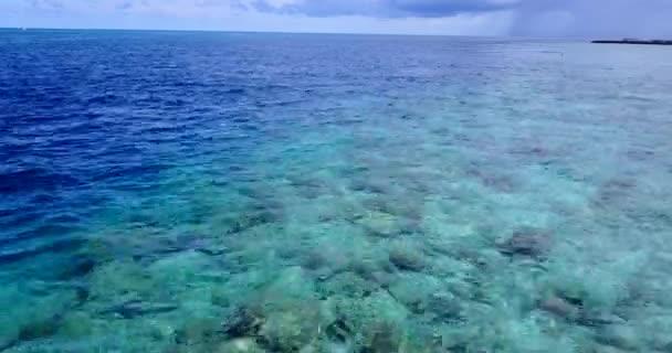 蓝色海底的珊瑚礁近景 在马尔代夫 南亚度假 — 图库视频影像