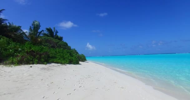 Słoneczna Plaża Jasnym Turkusowym Morzem Egzotyczna Scena Przyrodnicza Bali Indonezja — Wideo stockowe