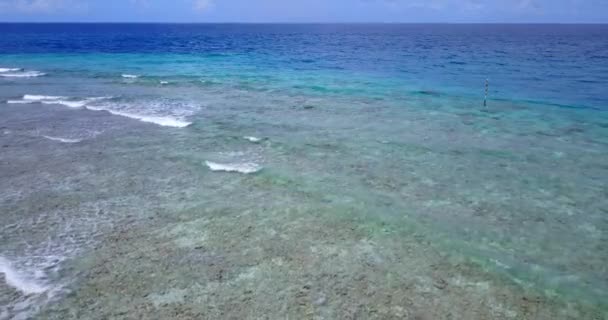 Grunt Vatten Vid Kustområdet Mitt Dagen Sommartid Landskap Maldiverna — Stockvideo