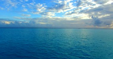 Egzotik deniz yolculuğu. Endonezya, Bali 'de tropik bir manzara.   