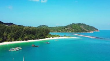 Yaz mevsiminde deniz manzarası. Bora Bora 'nın egzotik doğası, Fransız Polinezyası. 