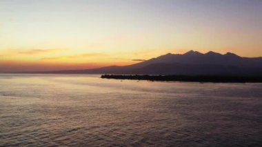 Manzaralı deniz gün batımı. Bahamalar, Karayipler 'in tropikal doğası. 