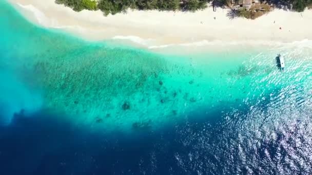Vista Drone Costa Mar Brilhante Férias Verão Nas Maldivas — Vídeo de Stock
