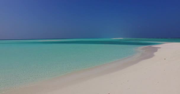 Spokojna Linia Brzegowa Kopiującym Kosmicznym Niebem Natura Bali Indonezja — Wideo stockowe