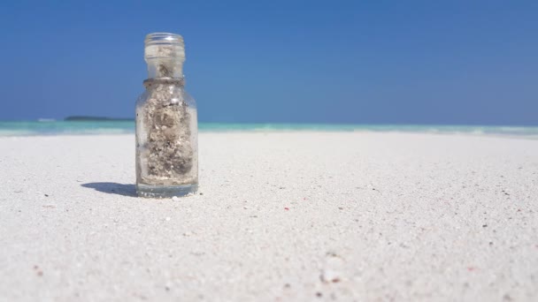 Garrafa Vidro Pequeno Praia Areia Paisagem Austrália Oceania — Vídeo de Stock
