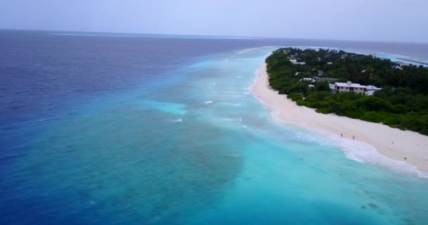 Video Dell Isola Tropicale Con Spiaggia Sabbia Bianca Palme Acqua — Video Stock