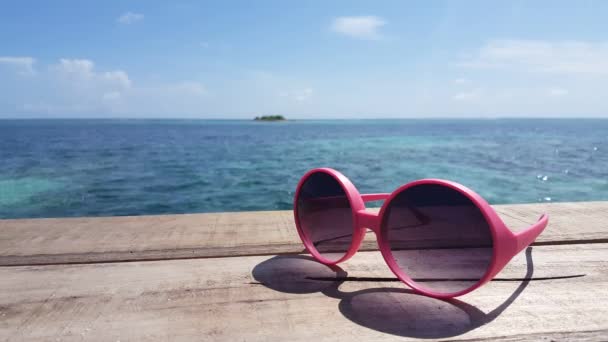 Sonnenbrille Mit Meer Hintergrund Natur Von Bali Indonesien — Stockvideo