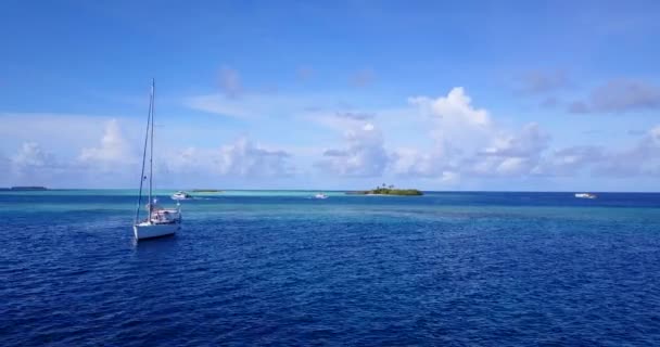 白天阳光充足的海滨地区 马尔代夫夏季热带景象 — 图库视频影像