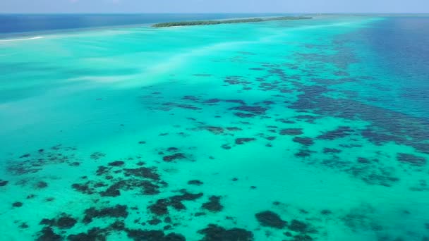 Vista Deslumbrante Água Azul Turquesa Das Ilhas Verdes Cena Natural — Vídeo de Stock