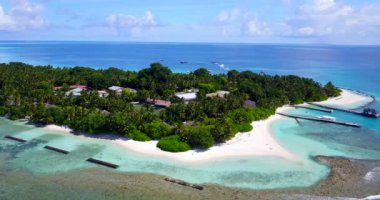 Drone 'dan deniz manzarası. Endonezya, Bali 'de yaz tatili.  