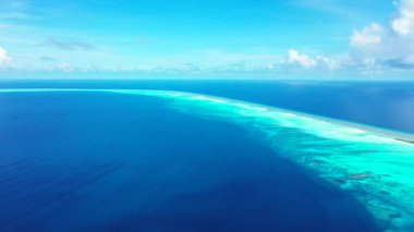 Parlak renklerde deniz pelerini. Barbados, Karayipler 'e egzotik yolculuk. 