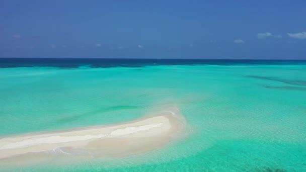Drohnenblick Auf Traumhaften Strand Mit Türkisfarbenem Meer Der Ostseite Der — Stockvideo