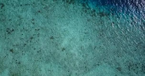 Πάνω Όψη Του Κυματιστού Γαλάζιου Νερού Θερινή Σκηνή Στη Δομινικανή — Αρχείο Βίντεο