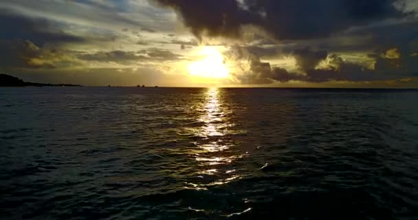 Πολύχρωμη Παραλία Ηλιοβασίλεμα Εξωτικό Ταξίδι Στα Μπαρμπάντος Καραϊβική — Αρχείο Βίντεο