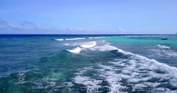 Κυματιστή Θάλασσα Την Ημέρα Θερινός Παράδεισος Στη Δομινικανή Δημοκρατία Καραϊβική — Αρχείο Βίντεο