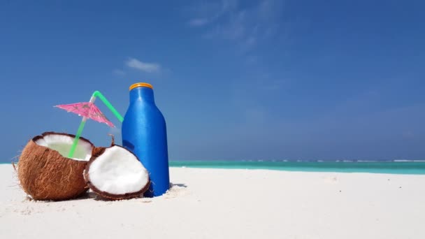 Kokosgetränk Mit Plastikflasche Strand Tropische Naturlandschaft Jamaikas Karibik — Stockvideo