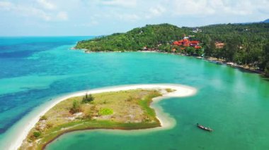 Turkuaz deniz kenarı gündüz görüşü. Tayland yaz gezisi.