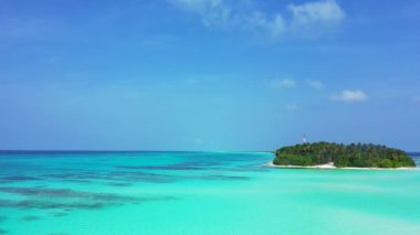 Canlı turkuaz deniz sahnesi. Bali 'de deniz gevşemesi.