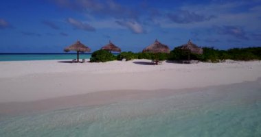 Sabahları güneşli plajlar. Dominik Cumhuriyeti, Karayipler 'de egzotik tatil. 