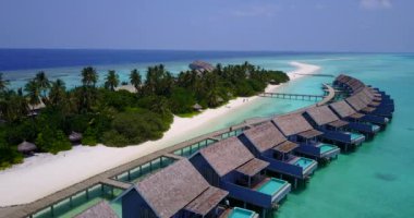 Adadaki sıcak bungalovlar. Endonezya 'nın Idyllic doğası.