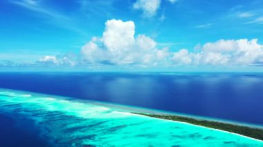 Parlak turkuaz deniz manzarası. Bali 'de Tatil.