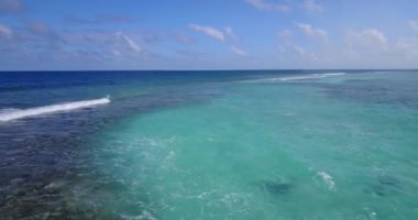 Cennet adası manzaralı görüntüler, güzel sahil şeridi ve okyanus