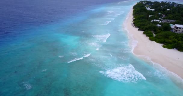 Rozbijające Się Fale Wybrzeżu Wyspy Letni Relaks Bali Indonezja — Wideo stockowe