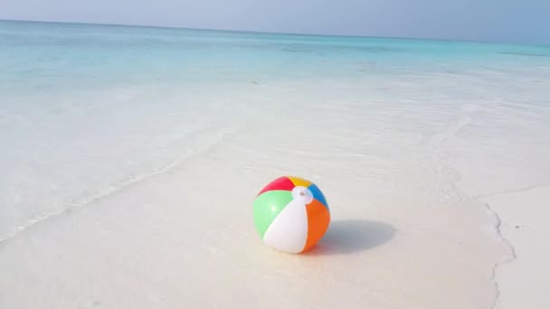 Giocattolo Gonfiabile Sulla Spiaggia Vuota Natura Soleggiata Delle Barbados Caraibi — Video Stock