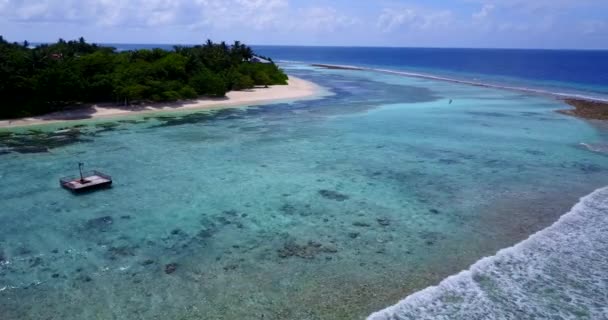 看着白天的海浪 亚洲的热带性质 — 图库视频影像