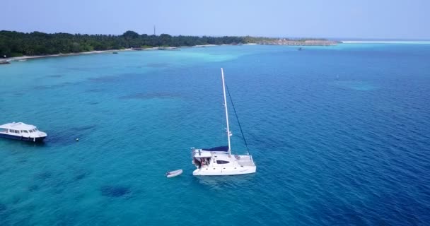 Barcos Blancos Navegando Cerca Isla Viaje Verano República Dominicana Caribe — Vídeos de Stock