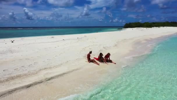 Atrakcyjne Dziewczyny Relaksujące Się Plaży Jamajce — Wideo stockowe