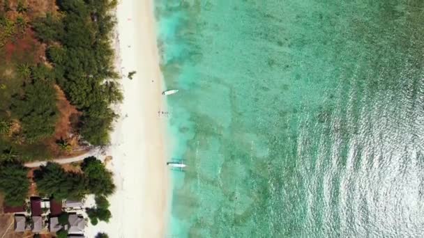Vista Superior Aguas Tranquilas Cerca Isla Escena Verano Maldivas Asia — Vídeo de stock