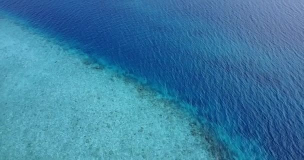 白天让海水保持平静 在印度尼西亚巴厘的暑假 — 图库视频影像