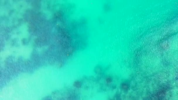 Vista Cercana Del Agua Turquesa Ondulada Naturaleza Tropical Bahamas Caribe — Vídeo de stock