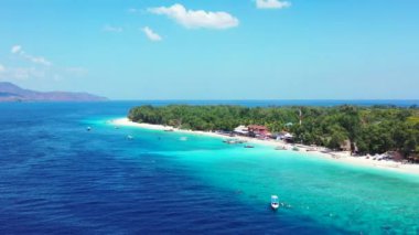 Okyanus, hava görüntüleri, seyahat konsepti olan tropikal adanın en üst görüntüsü 