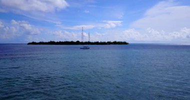 Tek botlu deniz manzaralı. Bahamalar, Karayipler 'de tropik tatil. 