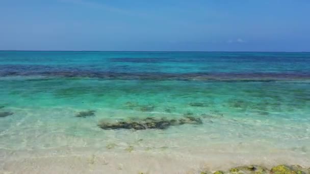 昼間は穏やかな海 インドネシアのバリへの旅 — ストック動画