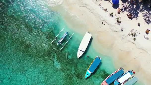 Vista Superior Pequenos Barcos Costa Viagem Verão Exótica Bali Indonésia — Vídeo de Stock