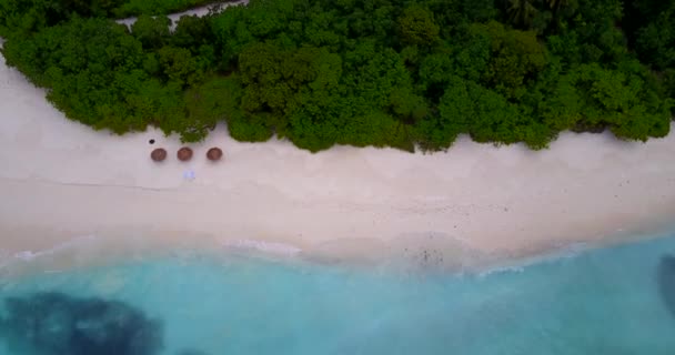 Bovenaanzicht Van Kustlijn Met Parasols Het Strand Landschap Van Thailand — Stockvideo