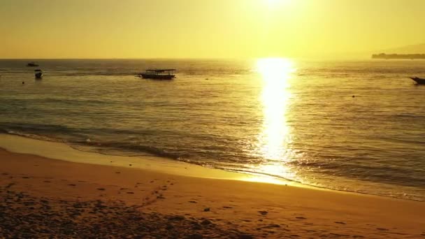 Deniz Kenarında Dramatik Sarı Gün Batımı Bali Endonezya Egzotik Tatil — Stok video