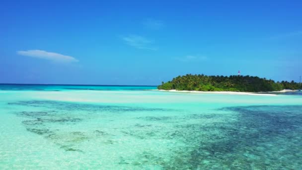 Τυρκουάζ Παραθαλάσσιο Νησί Ακμών Απολαμβάνοντας Τροπικές Διακοπές Στο Μπαλί Ινδονησία — Αρχείο Βίντεο