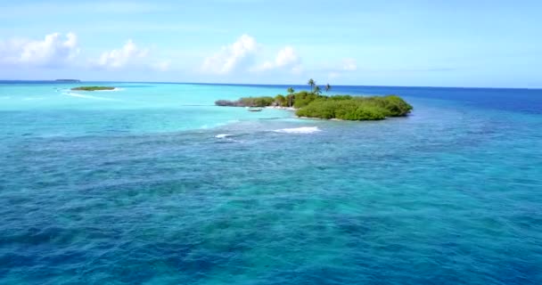 Солнечный Морской Пейзаж Днем Вид Море Мальдивах — стоковое видео