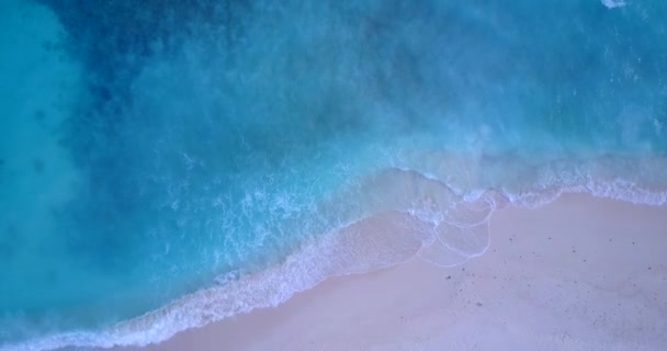 Schöne Luftaufnahme Eines Einsamen Strandes Mit Türkisfarbenem Wasser Auf Den — Stockvideo
