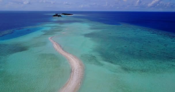 砂の端島につながる ボラへの旅行 フランス領ポリネシア — ストック動画